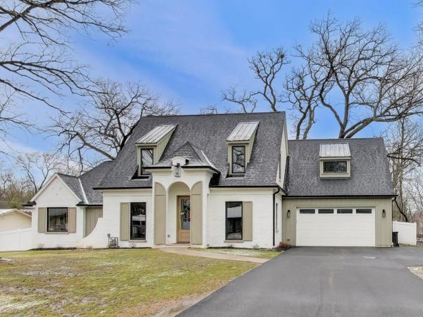 1107 Quassey Avenue, Lake Bluff, IL 60044