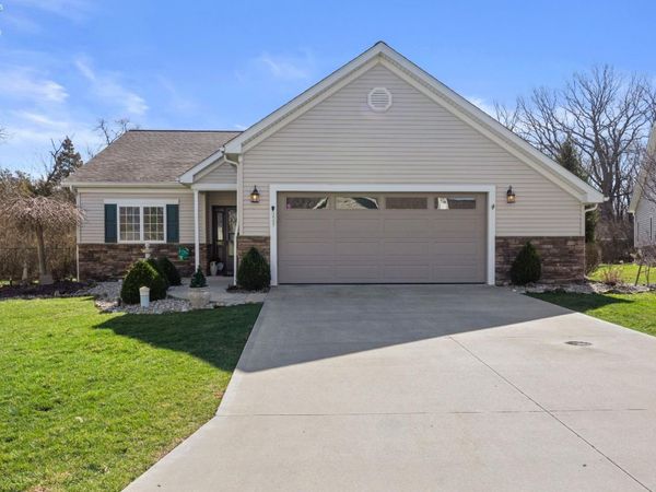 329 Lighthouse Oval, Marblehead, OH 43440