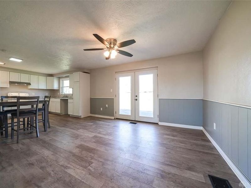 623 Macmillan Drive, Trotwood, OH 45426 Photo 12