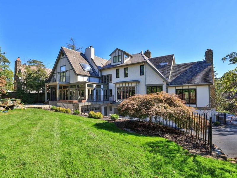 1121 Edwards Road, Cincinnati, OH 45208 Photo 11