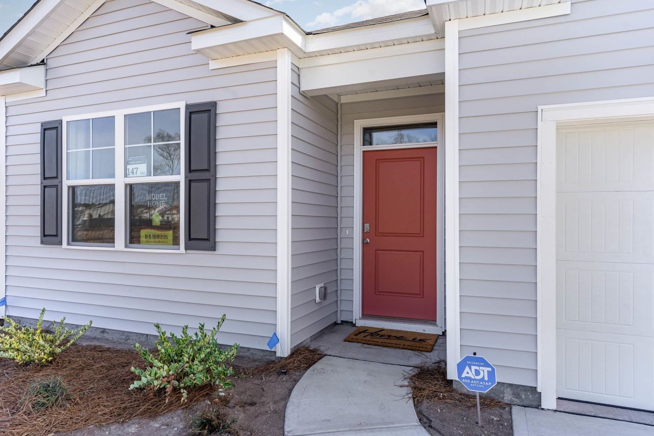 1019 Ridgeford Dr. Photo 2