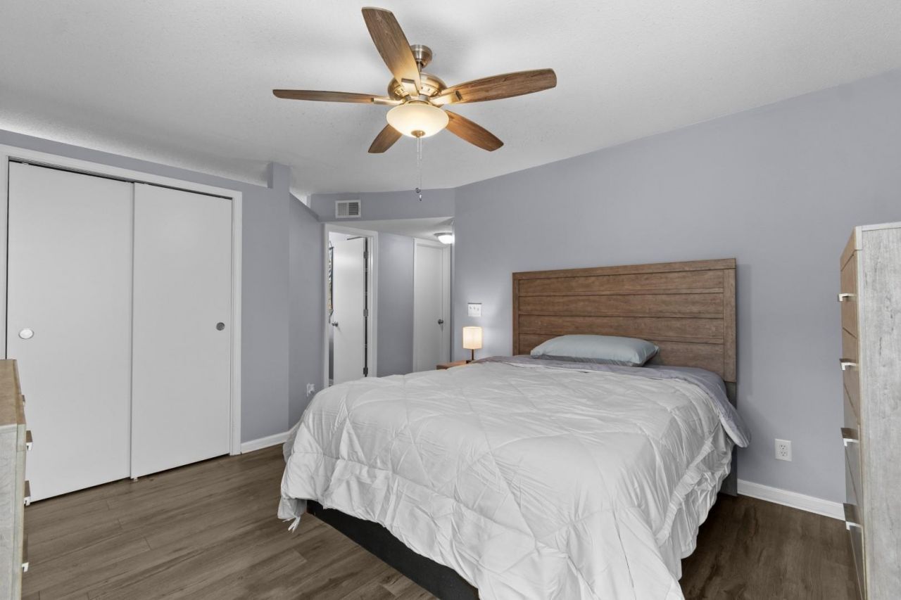 2268 Clearwater Dr. Photo 15