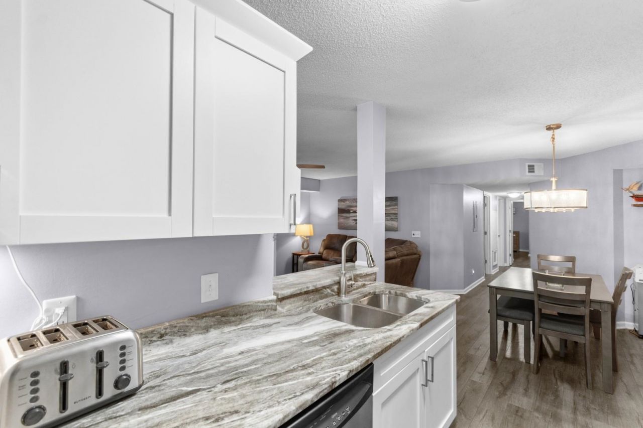 2268 Clearwater Dr. Photo 6