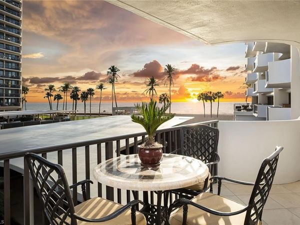 4005 Gulf Shore BLVD N, Unit 100, NAPLES, FL 34103