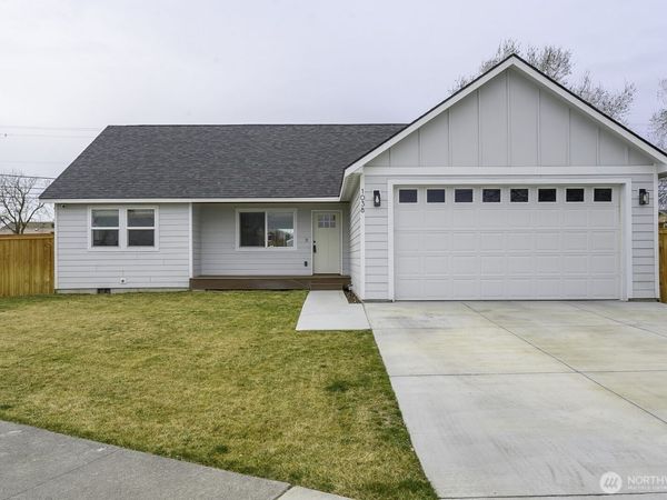1038 W Lakeside Drive, Moses Lake, WA 98837