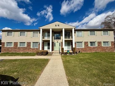 8214 24 Mile Road, Shelby Twp, MI 48316