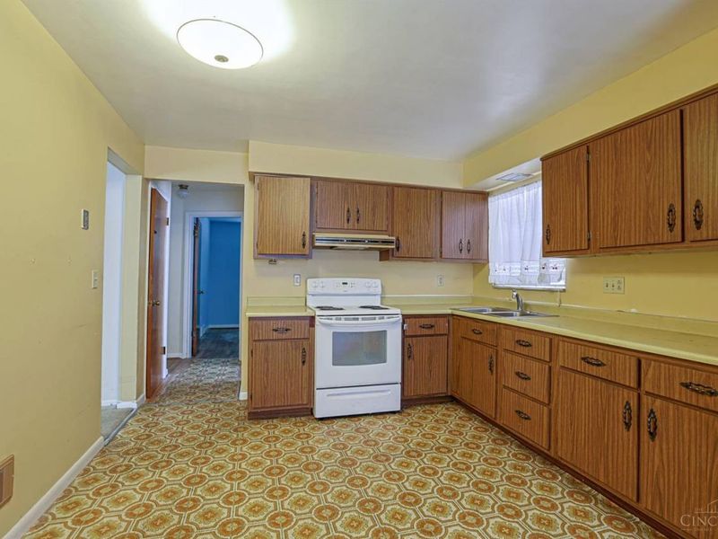 5360 Carefree Court, Cincinnati, OH 45238 Photo 10