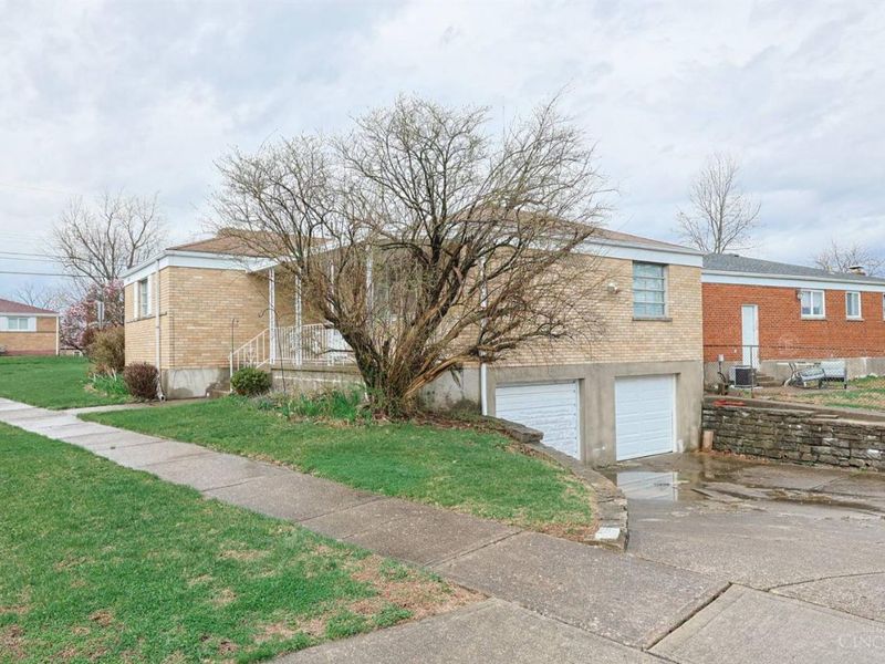 5360 Carefree Court, Cincinnati, OH 45238 Photo 2