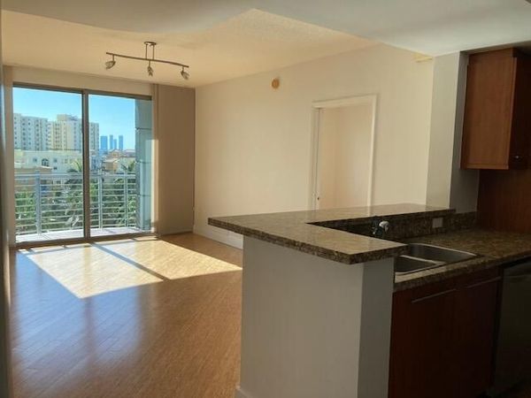 110 Washington Avenue, Unit 1717, Miami Beach, FL 33139