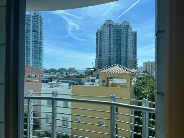 110 Washington Avenue, Unit 1717, Miami Beach, FL 33139 Photo