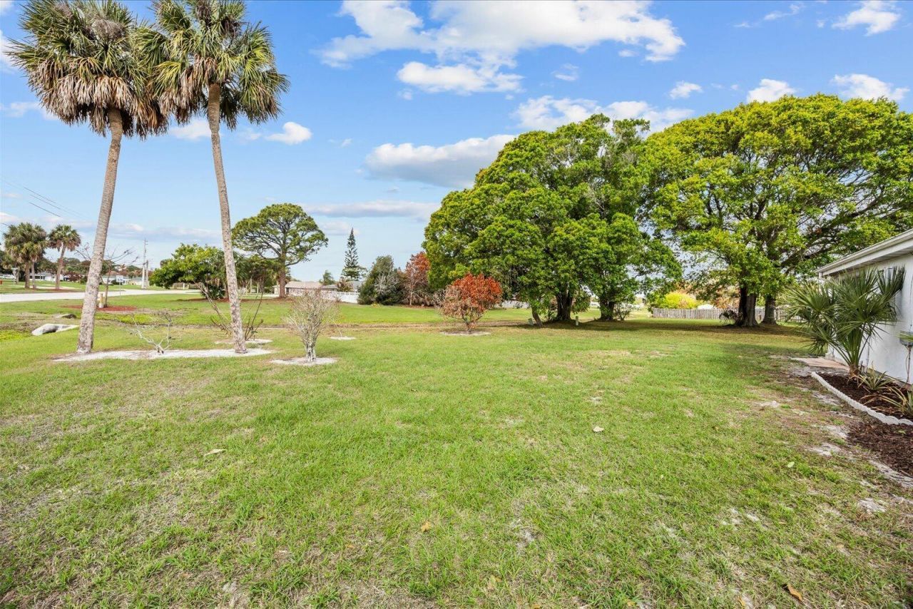 1673 SE Lyngate Drive, Port Saint Lucie, FL 34952 Photo