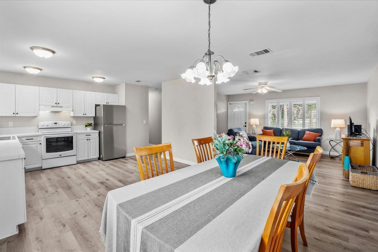 1673 SE Lyngate Drive, Port Saint Lucie, FL 34952 Photo