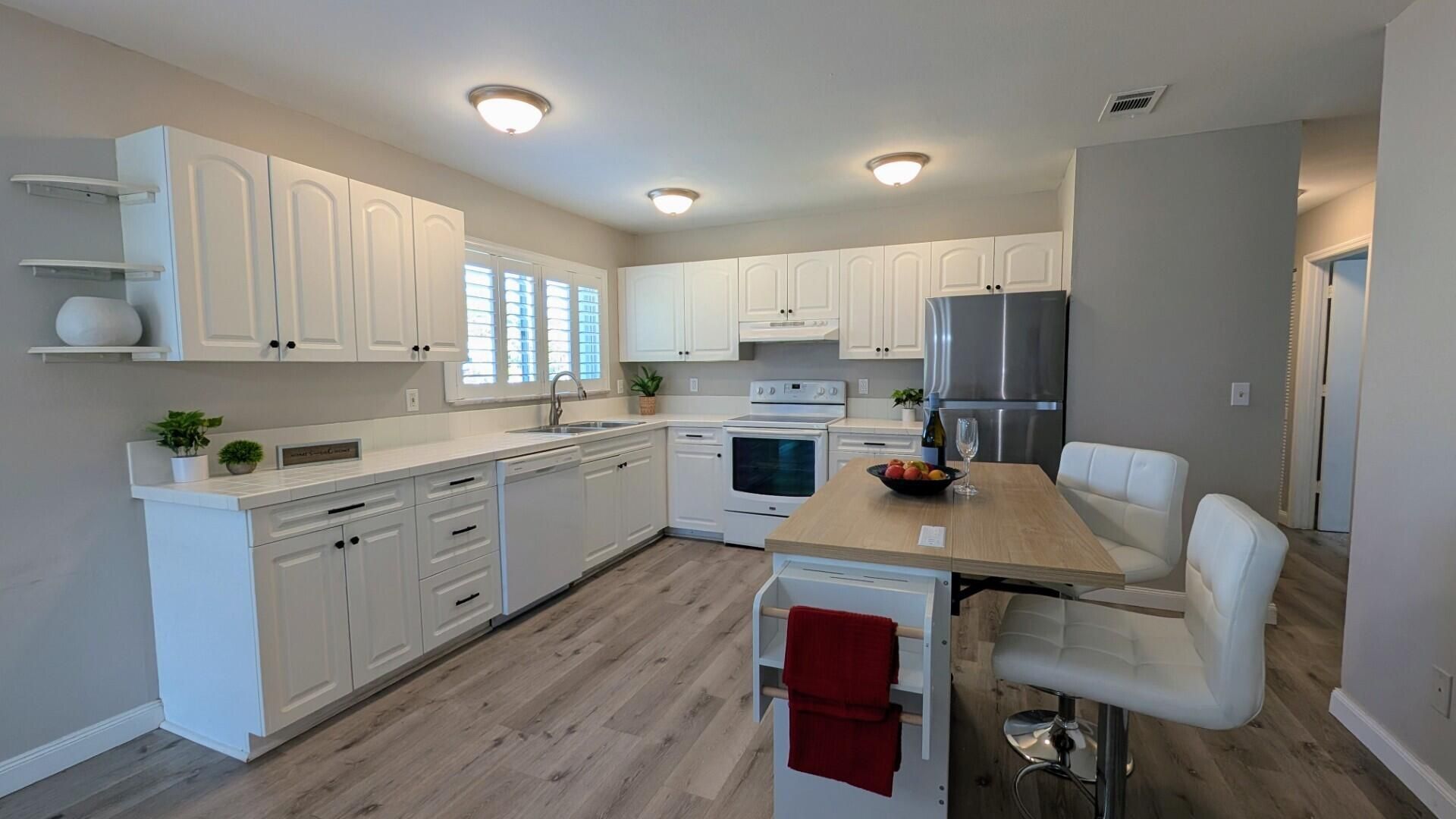 1673 SE Lyngate Drive, Port Saint Lucie, FL 34952 Photo