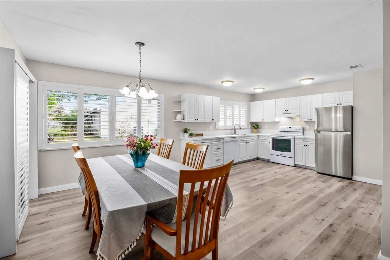 1673 SE Lyngate Drive, Port Saint Lucie, FL 34952 Photo