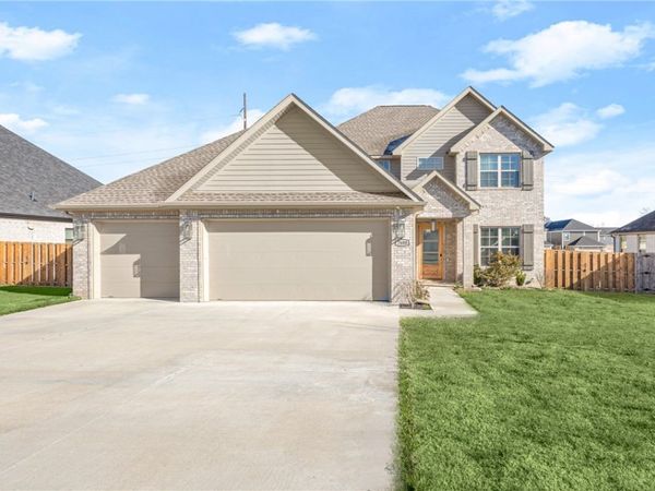 7680 Via Roma Avenue, Springdale, AR 72762