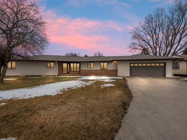 1426 H Avenue, Nevada, IA 50201