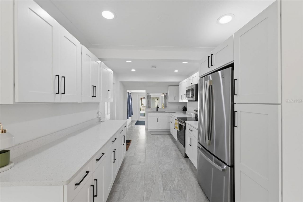 733 61st Avenue Ne, Saint Petersburg, FL 33703 Photo