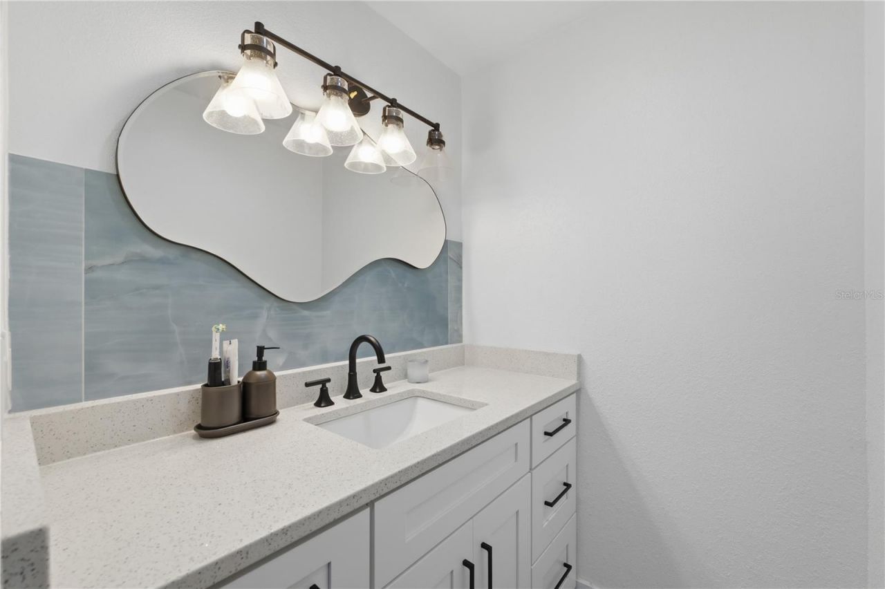 733 61st Avenue Ne, Saint Petersburg, FL 33703 Photo