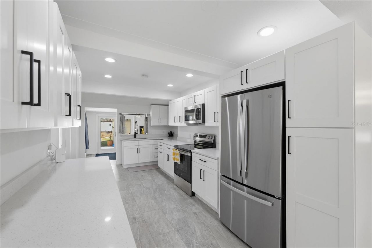 733 61st Avenue Ne, Saint Petersburg, FL 33703 Photo