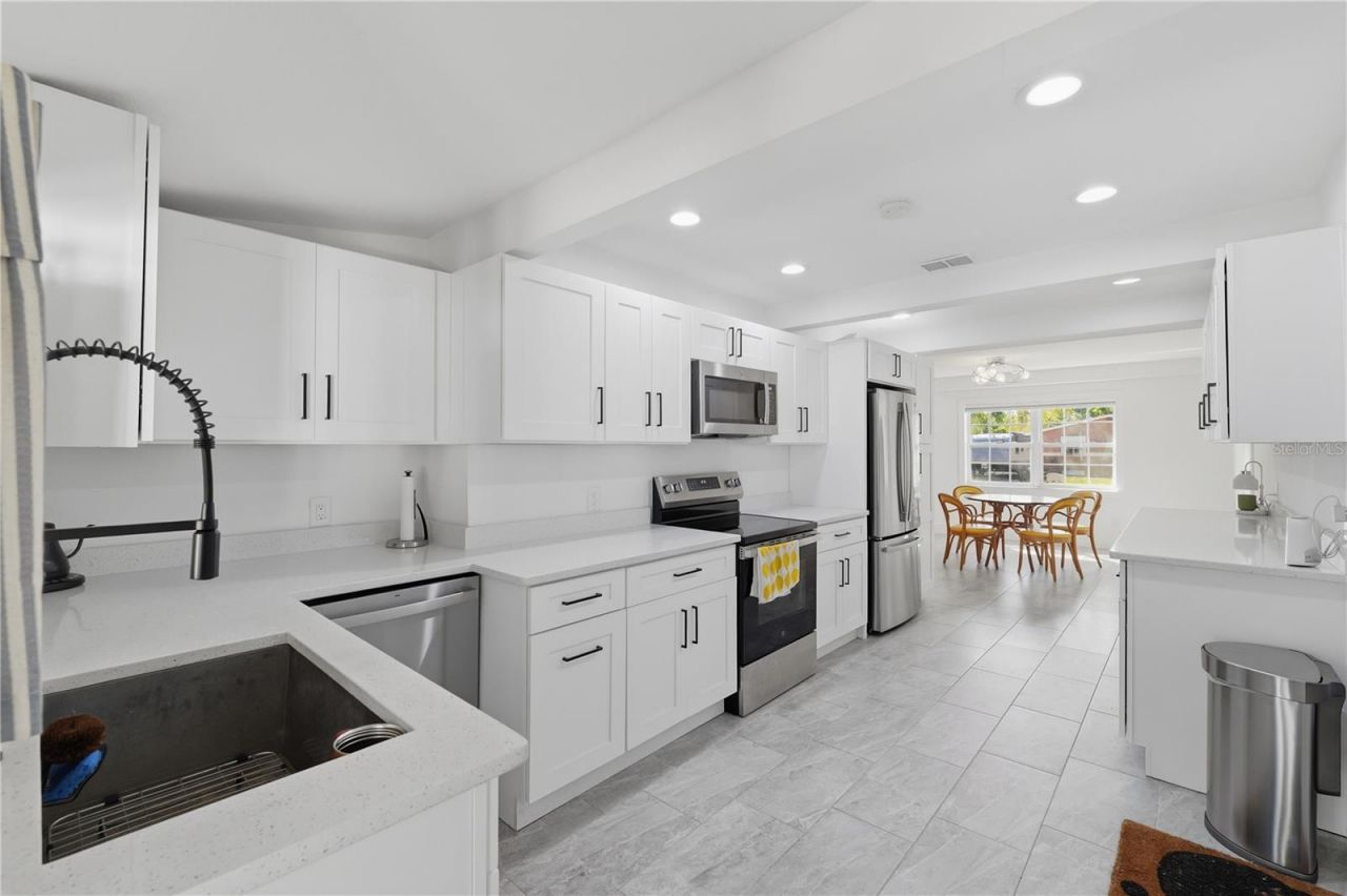 733 61st Avenue Ne, Saint Petersburg, FL 33703 Photo