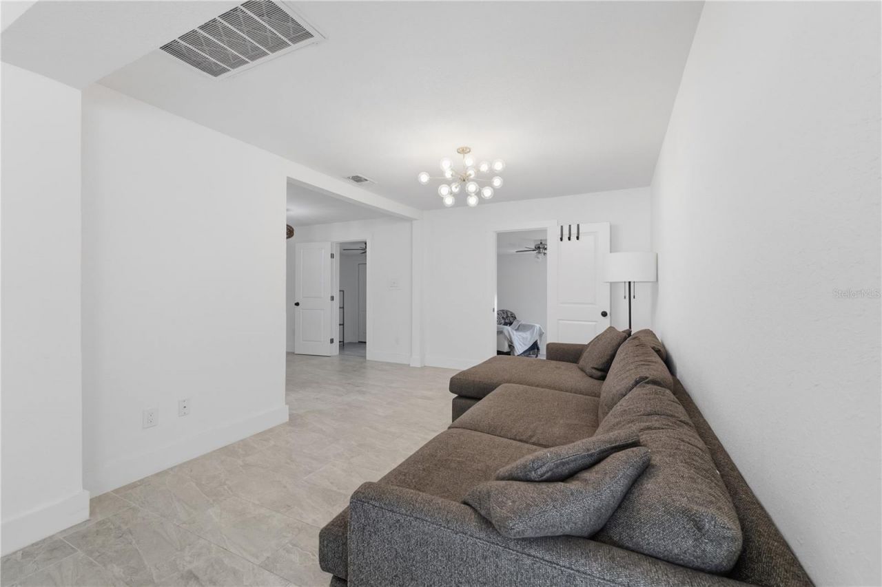 733 61st Avenue Ne, Saint Petersburg, FL 33703 Photo