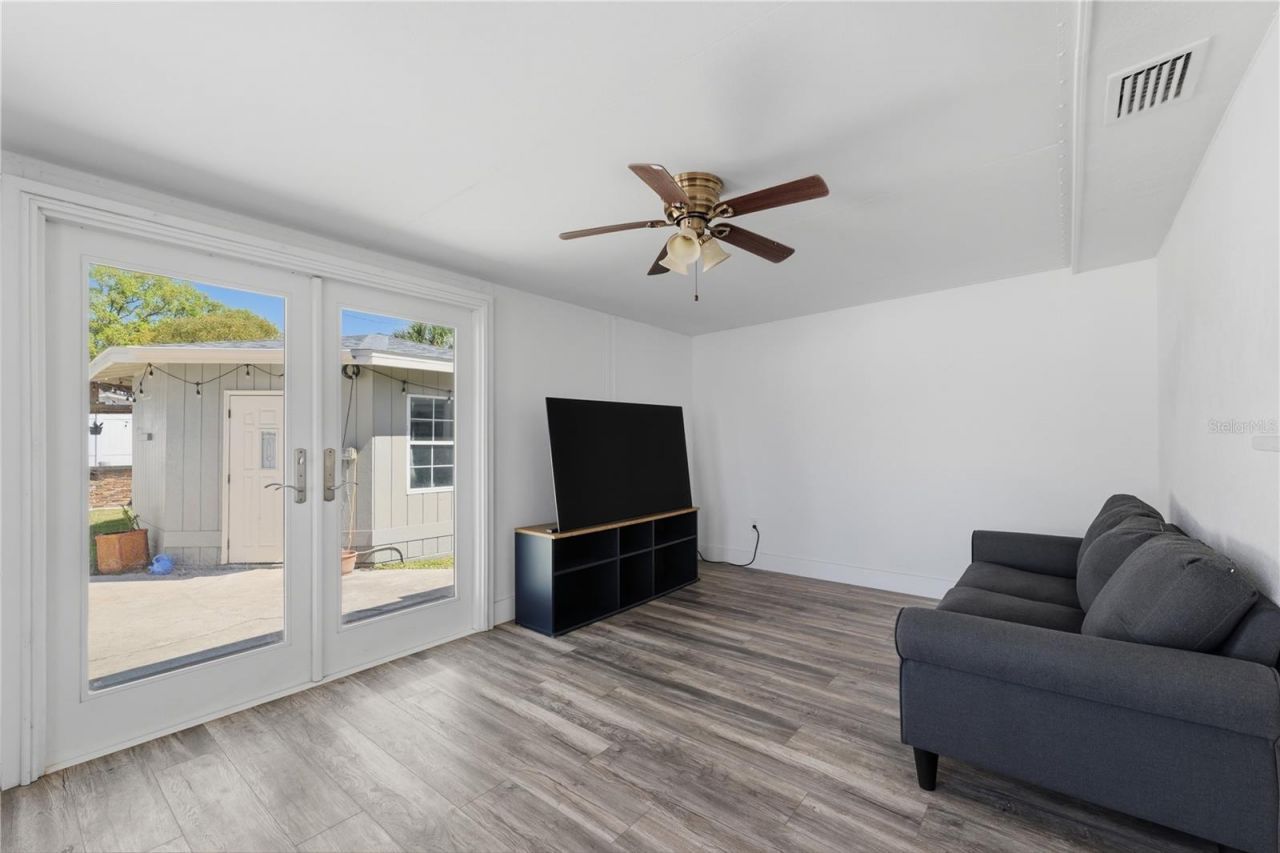 733 61st Avenue Ne, Saint Petersburg, FL 33703 Photo