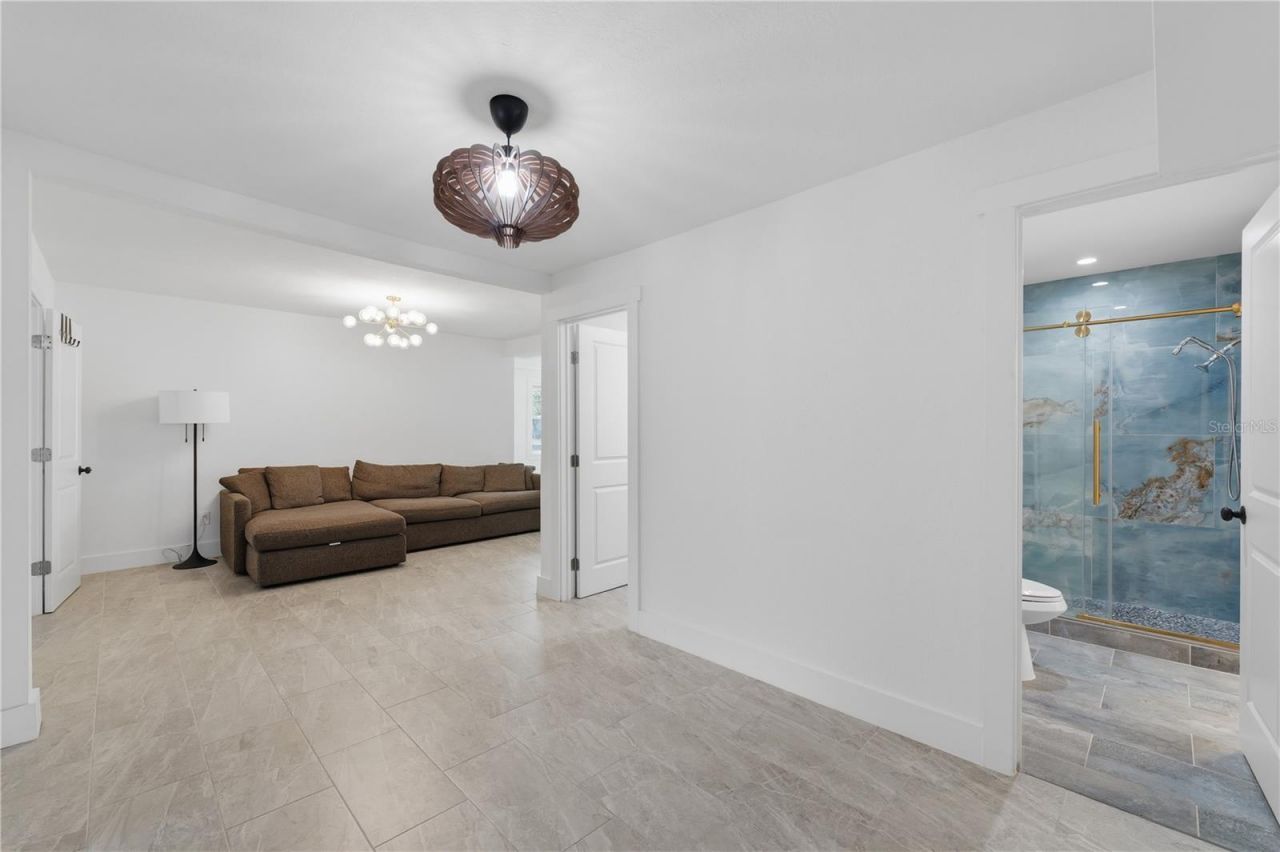 733 61st Avenue Ne, Saint Petersburg, FL 33703 Photo