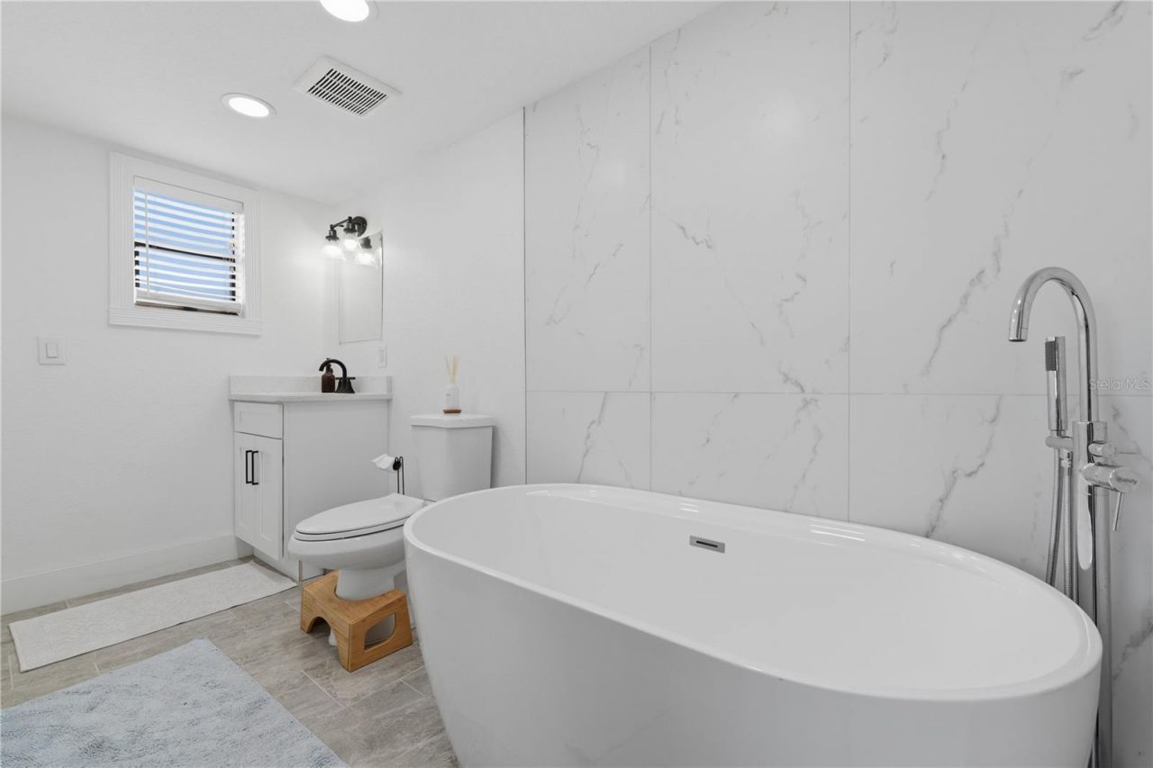 733 61st Avenue Ne, Saint Petersburg, FL 33703 Photo