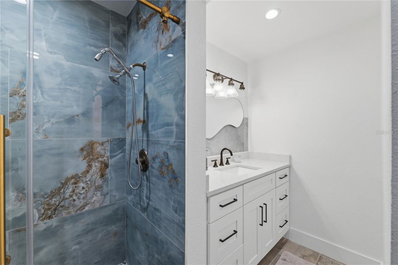 733 61st Avenue Ne, Saint Petersburg, FL 33703 Photo