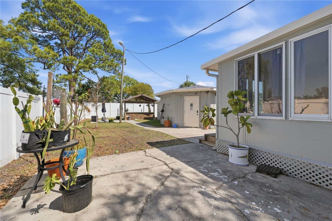 733 61st Avenue Ne, Saint Petersburg, FL 33703 Photo