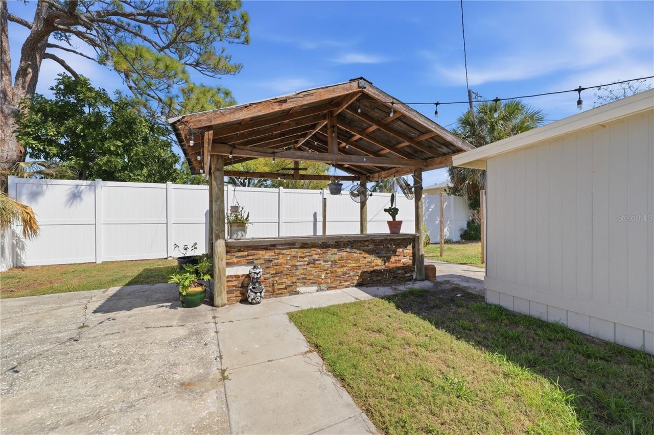 733 61st Avenue Ne, Saint Petersburg, FL 33703 Photo