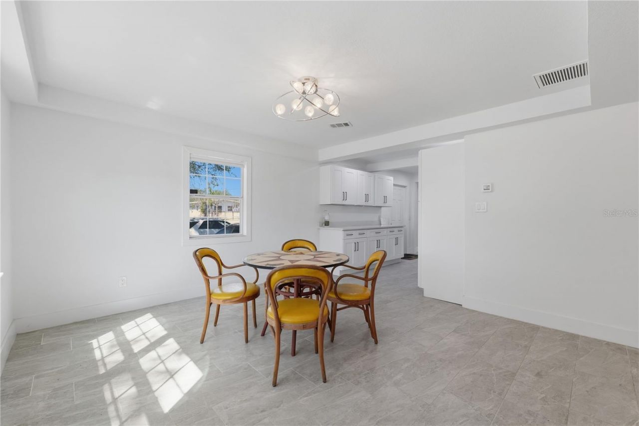 733 61st Avenue Ne, Saint Petersburg, FL 33703 Photo