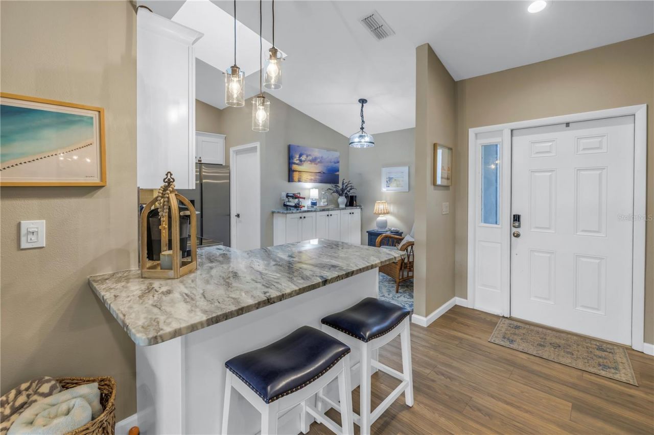 912 Myakka Court Ne, Saint Petersburg, FL 33702 Photo