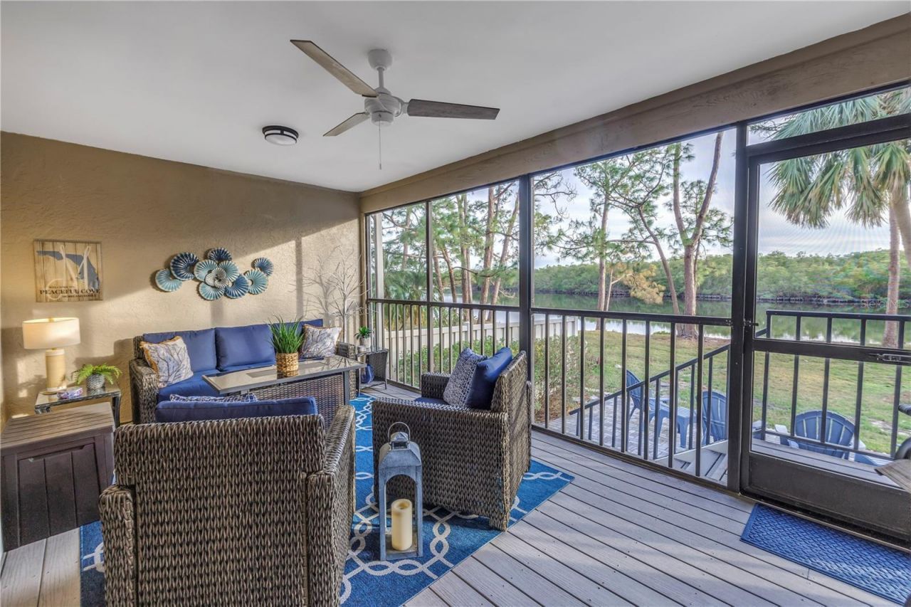 912 Myakka Court Ne, Saint Petersburg, FL 33702 Photo