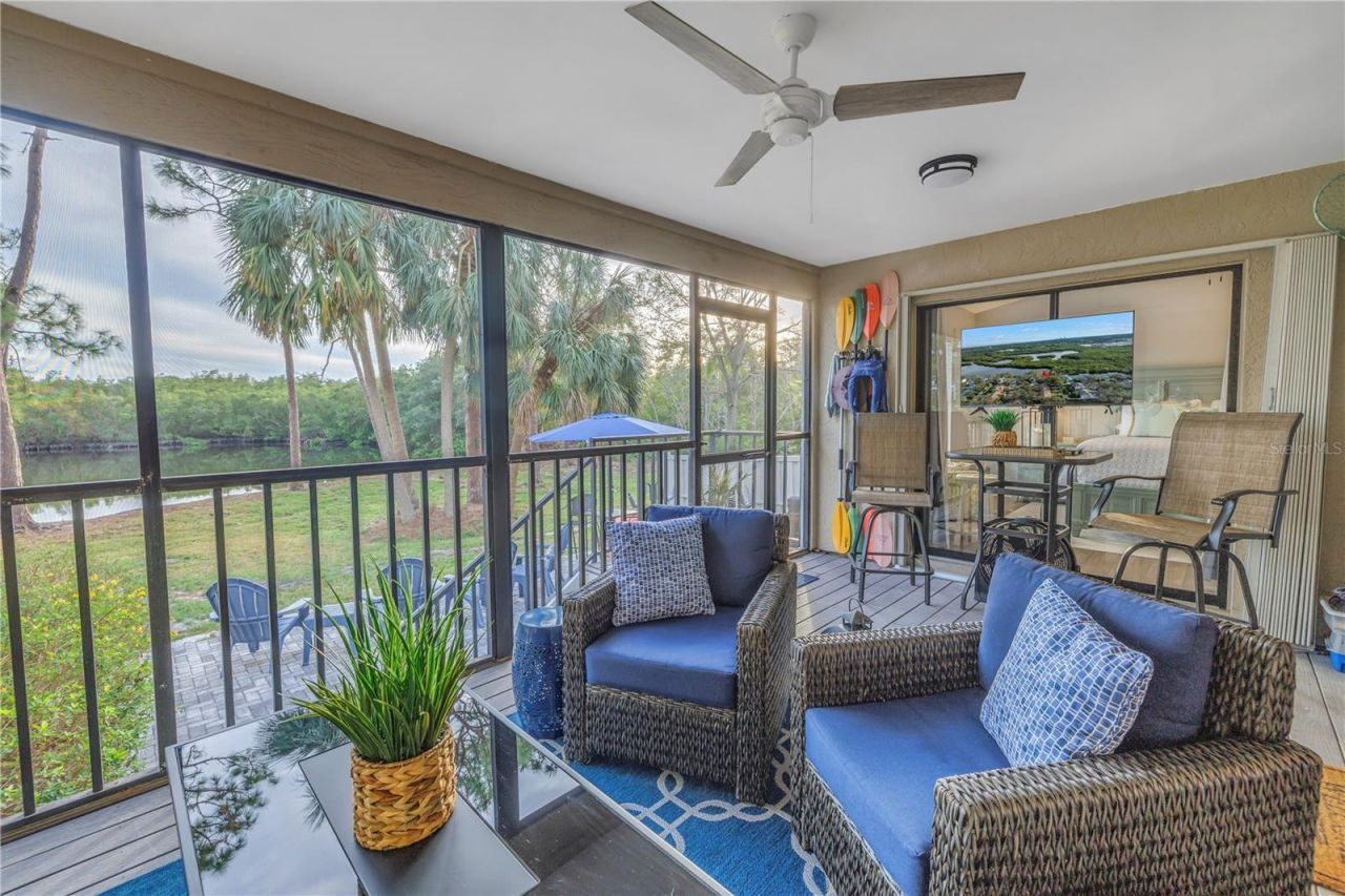 912 Myakka Court Ne, Saint Petersburg, FL 33702 Photo