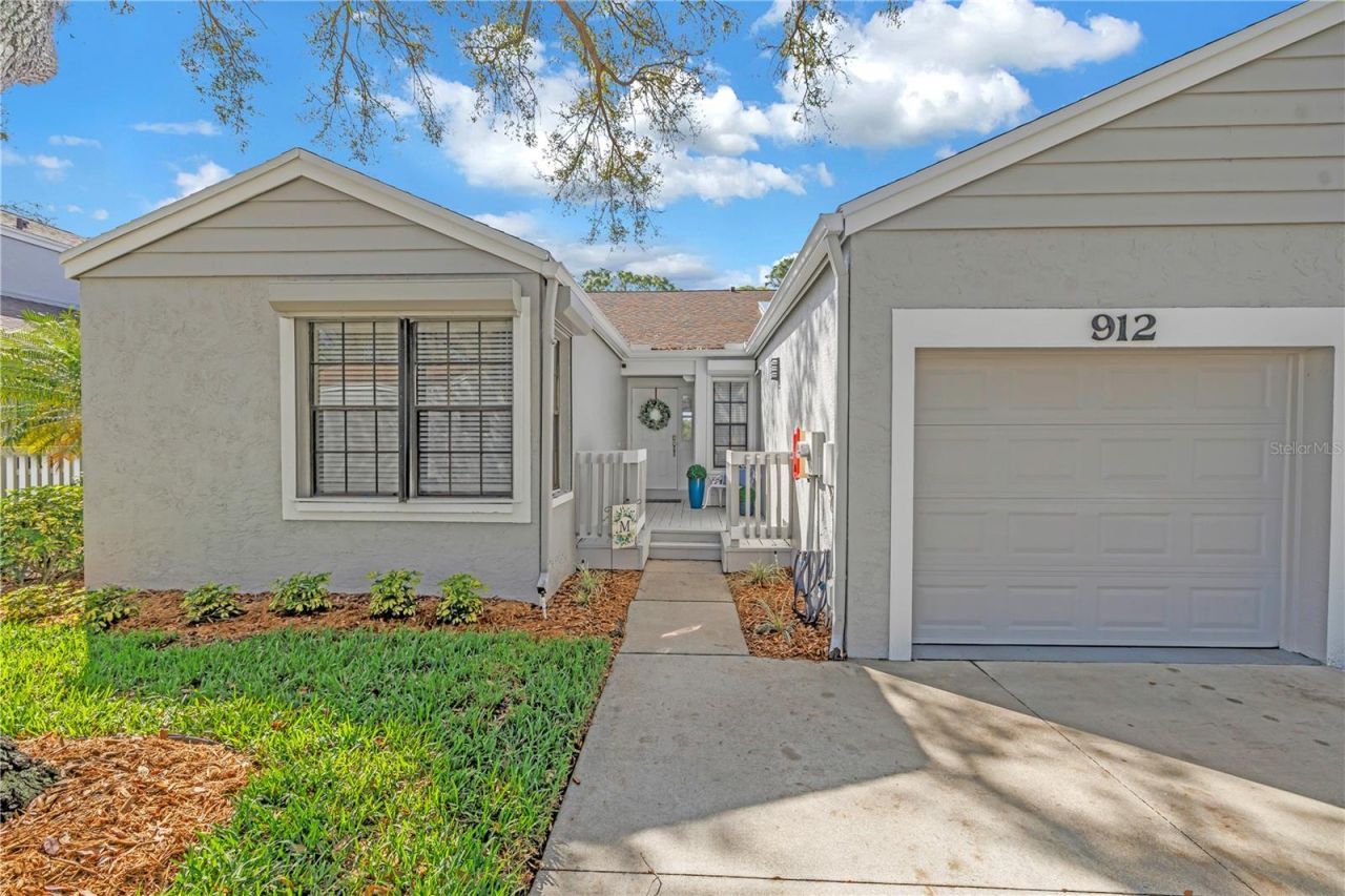 912 Myakka Court Ne, Saint Petersburg, FL 33702 Photo