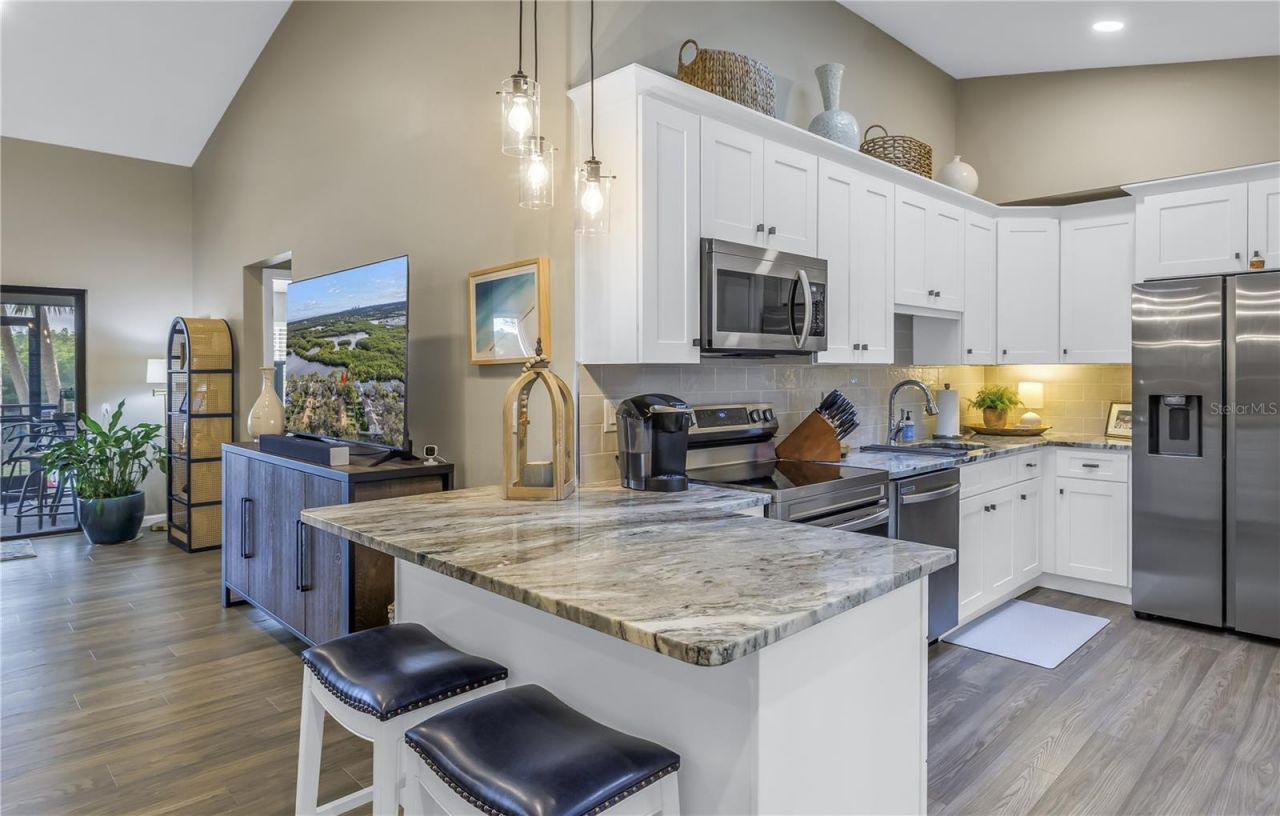 912 Myakka Court Ne, Saint Petersburg, FL 33702 Photo