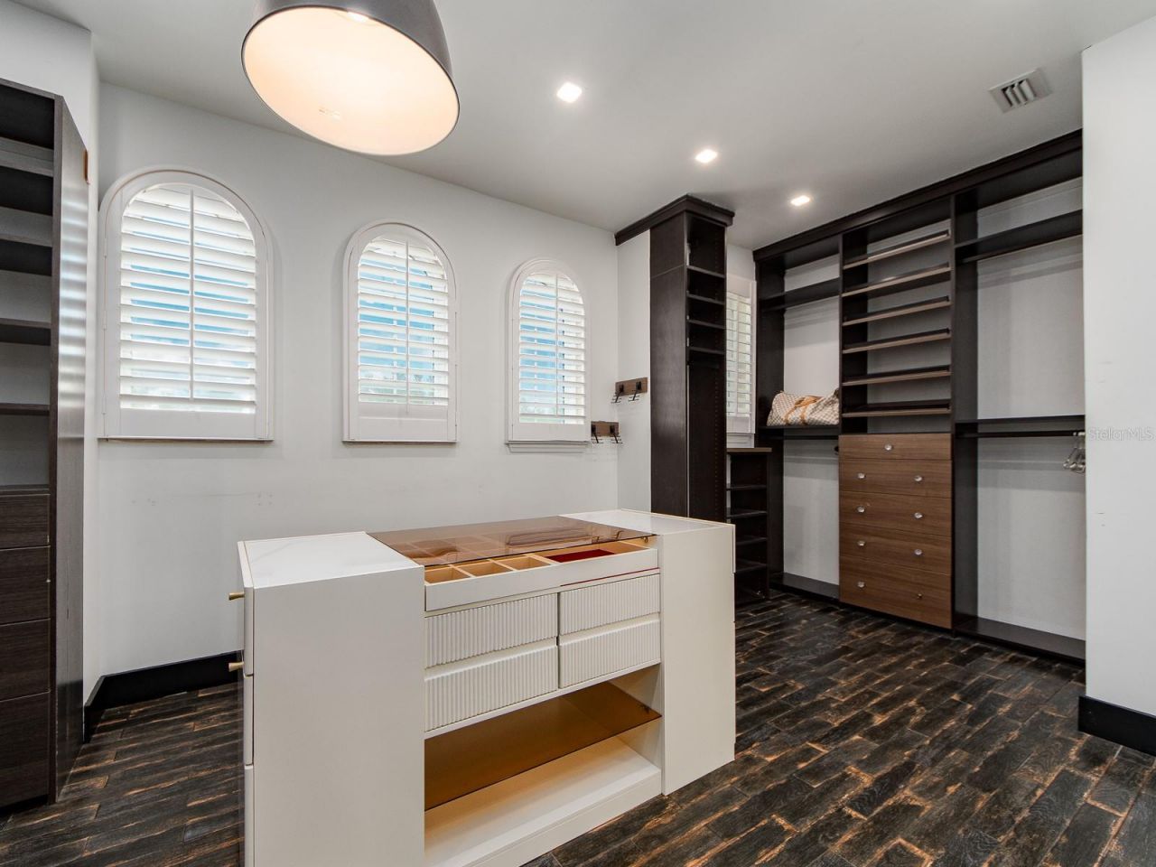 1064 Sylvia Lane, Tampa, FL 33613 Photo