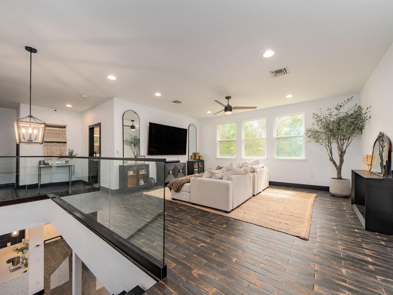 1064 Sylvia Lane, Tampa, FL 33613 Photo