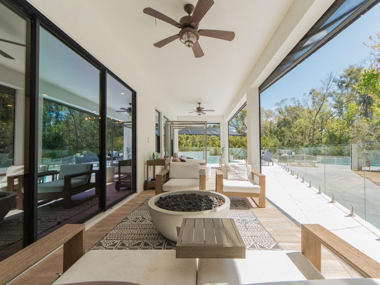 1064 Sylvia Lane, Tampa, FL 33613 Photo