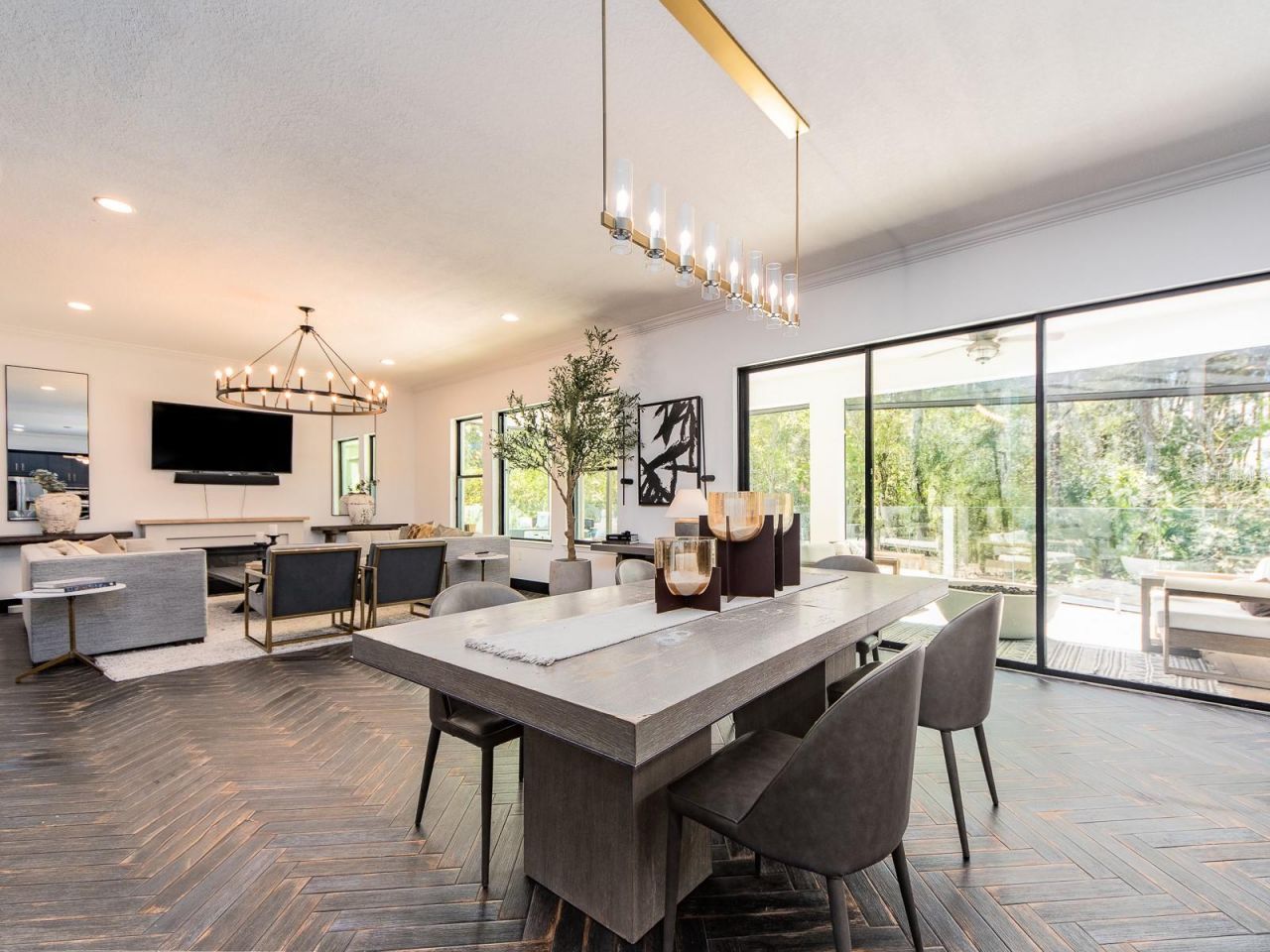 1064 Sylvia Lane, Tampa, FL 33613 Photo