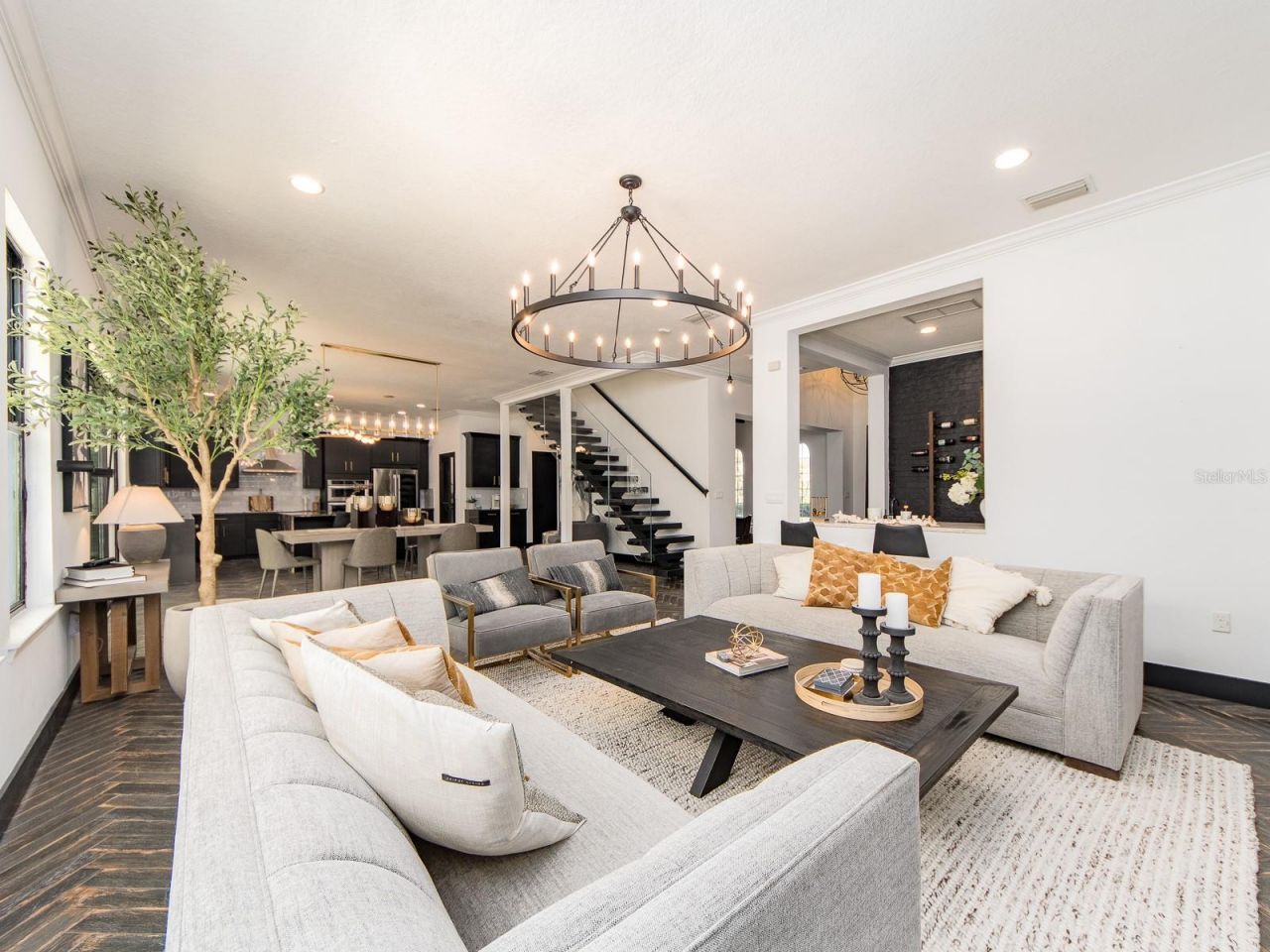 1064 Sylvia Lane, Tampa, FL 33613 Photo