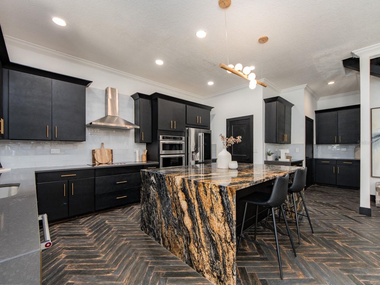 1064 Sylvia Lane, Tampa, FL 33613 Photo