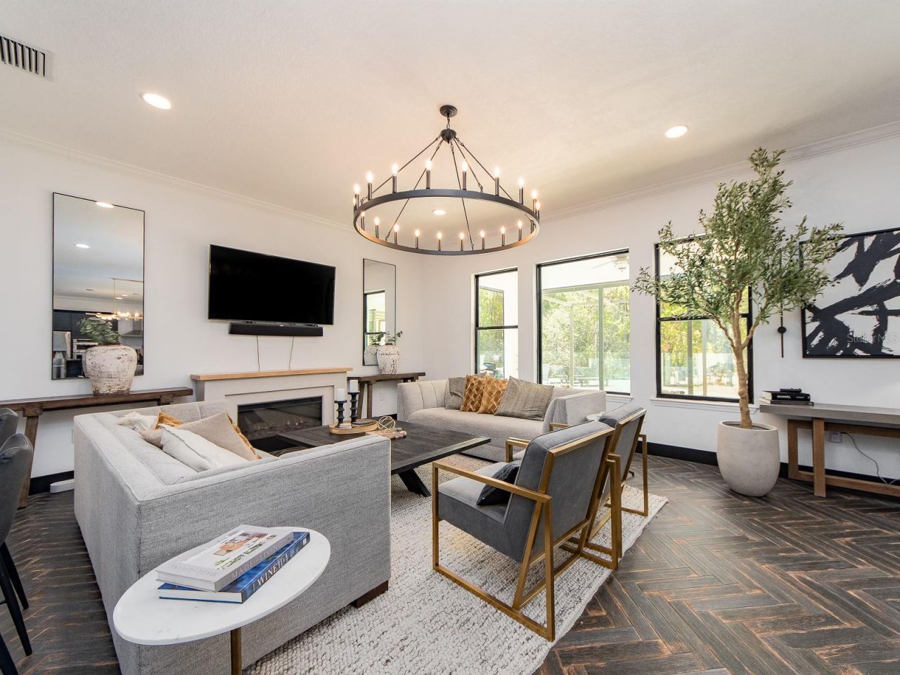 1064 Sylvia Lane, Tampa, FL 33613 Photo