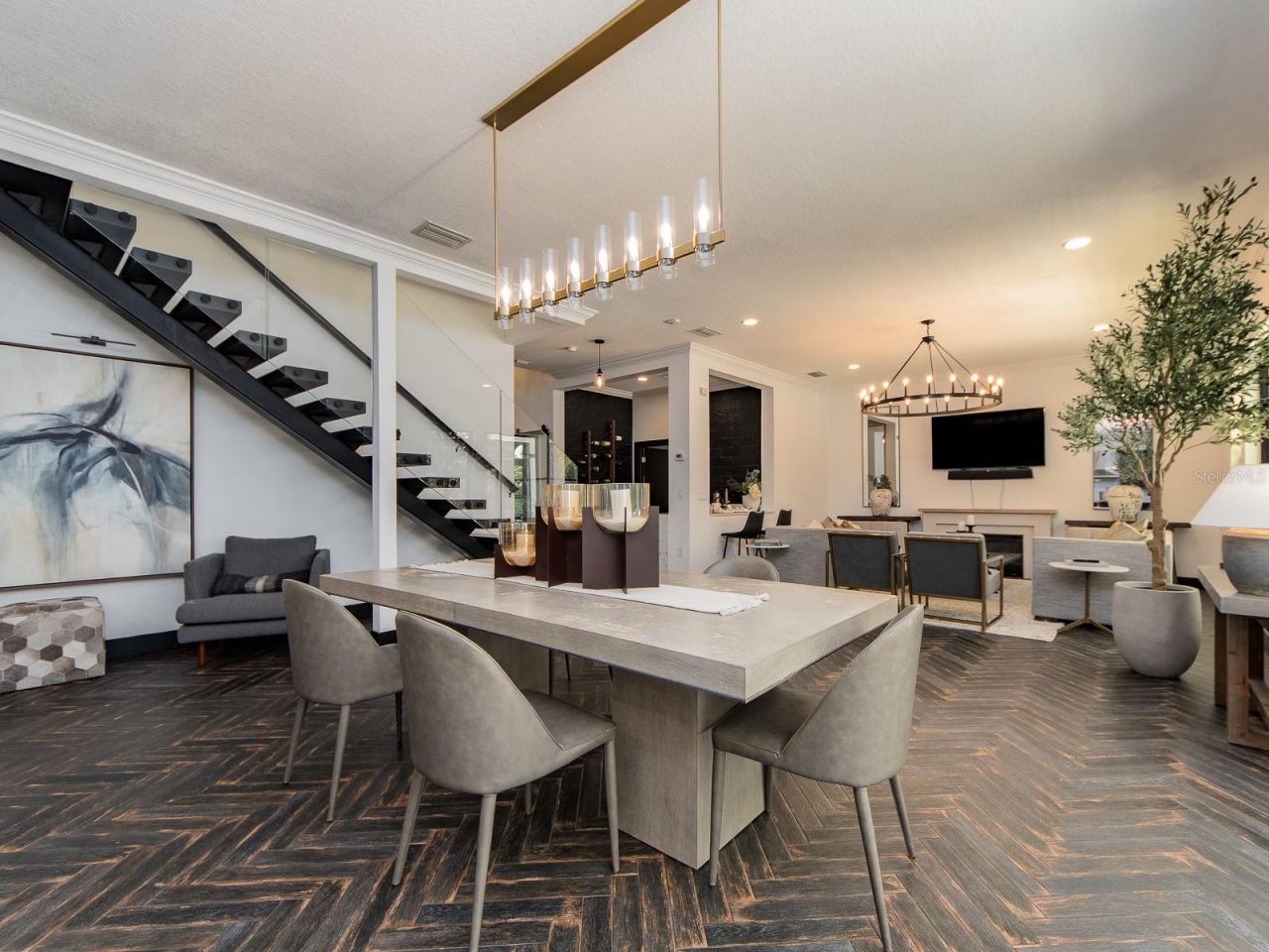 1064 Sylvia Lane, Tampa, FL 33613 Photo