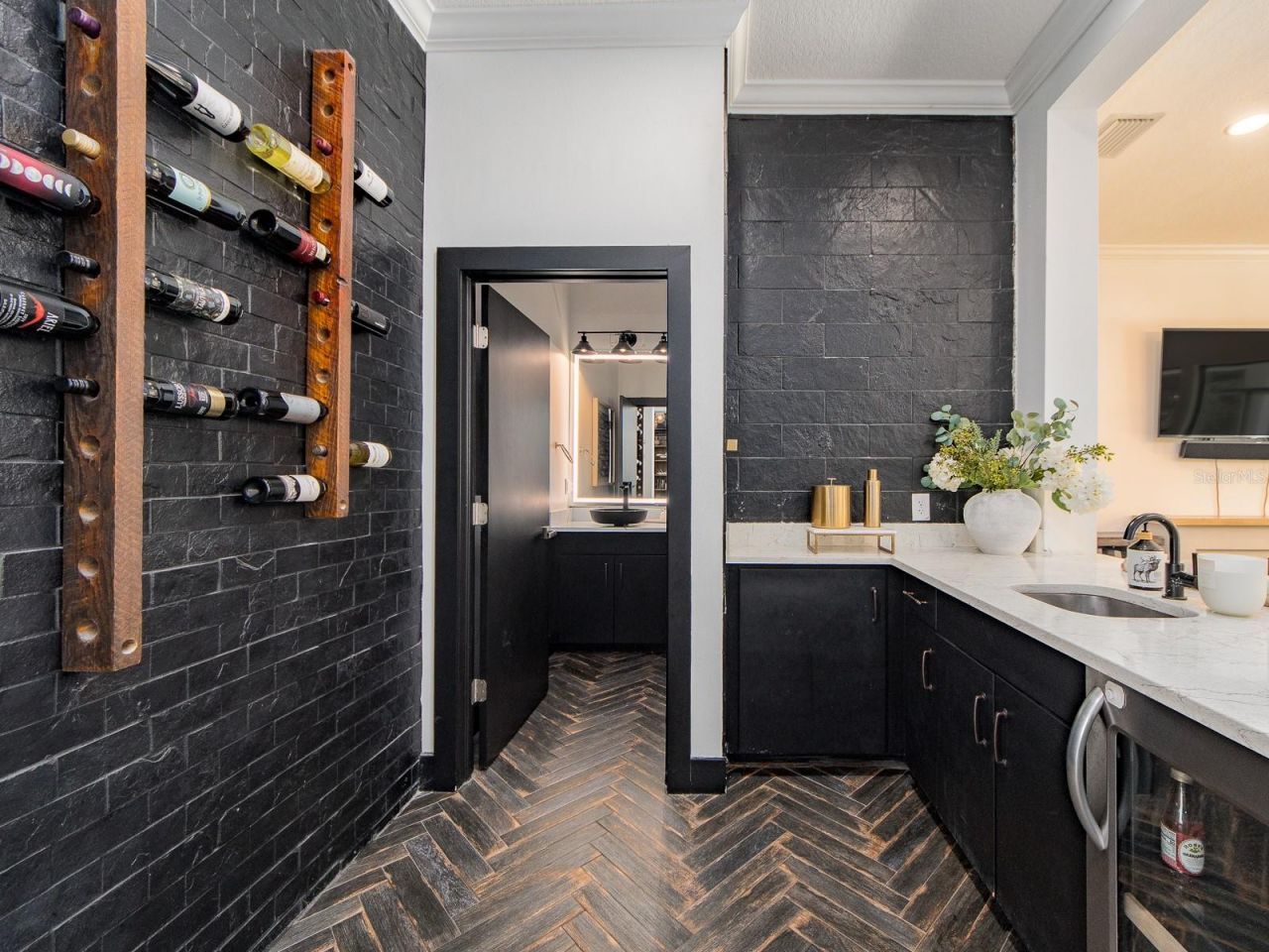 1064 Sylvia Lane, Tampa, FL 33613 Photo