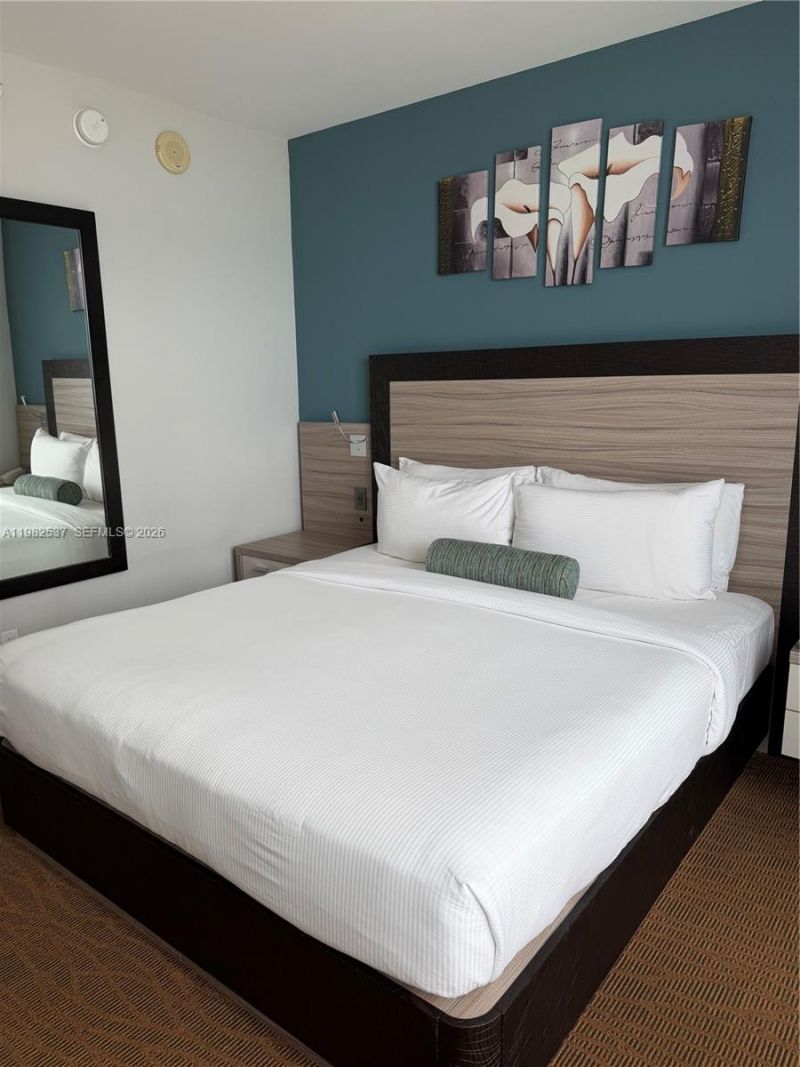 18683 Collins Ave , Unit 1504, Sunny Isles Beach, FL 33160 Photo