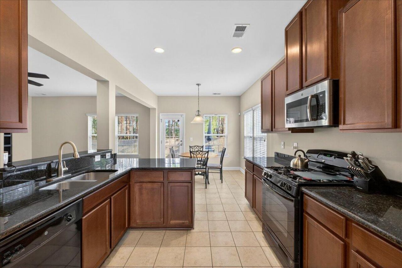 3657 Pimmit Place Photo 8