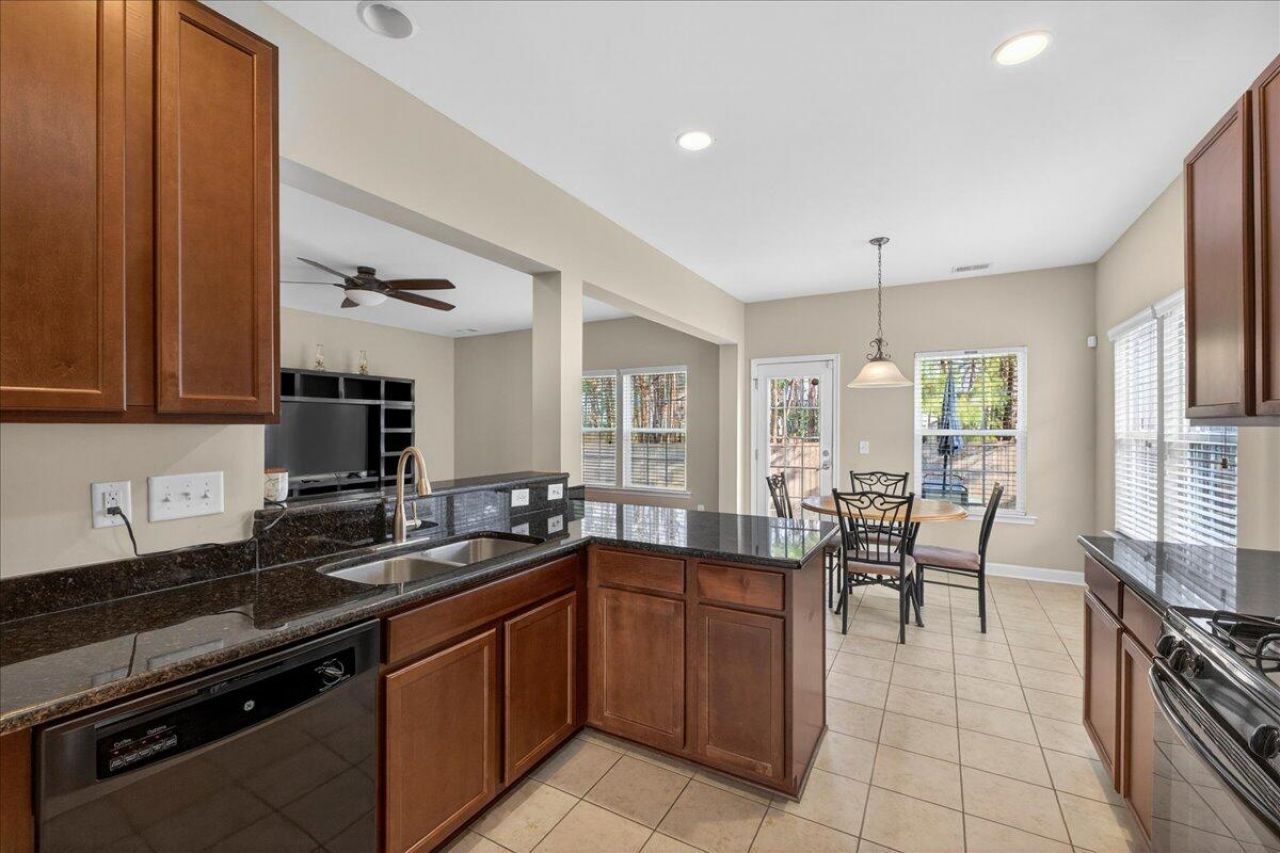 3657 Pimmit Place Photo 9