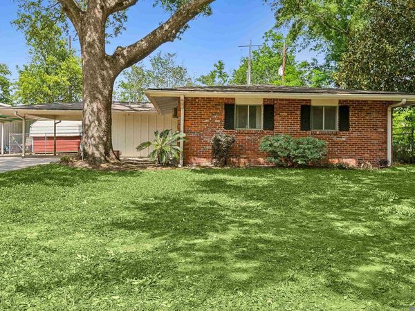 9267 Kingcrest Pkwy, Baton Rouge, LA 70810